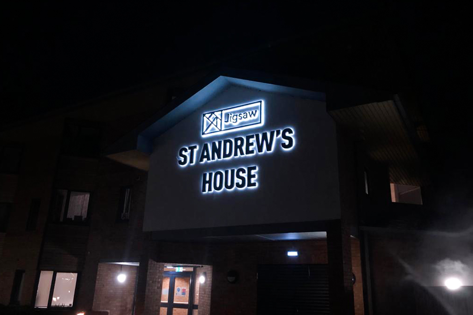 Re-brand and refurbishment of the existing signage and illuminated logo as part of the re-brand for Jigsaw Homes.